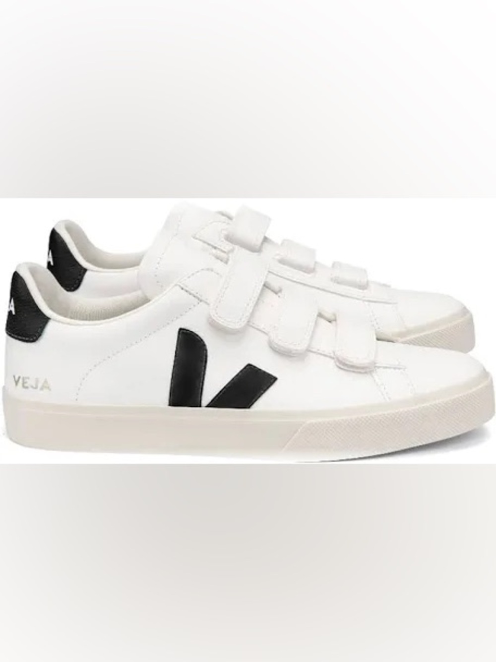 Veja Recife Sneaker in Extra White & Black - Picture 3 of 13